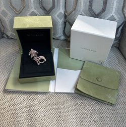 Bague VAN CLEEF & ARPELS "Cerf volant" en or rose, nacre, saphirs et diamants - Castafiore