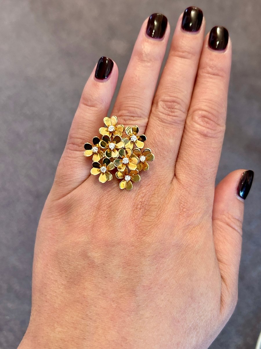 Bague Van Cleef & Arpels "Frivole" en or jaune et diamants - Castafiore