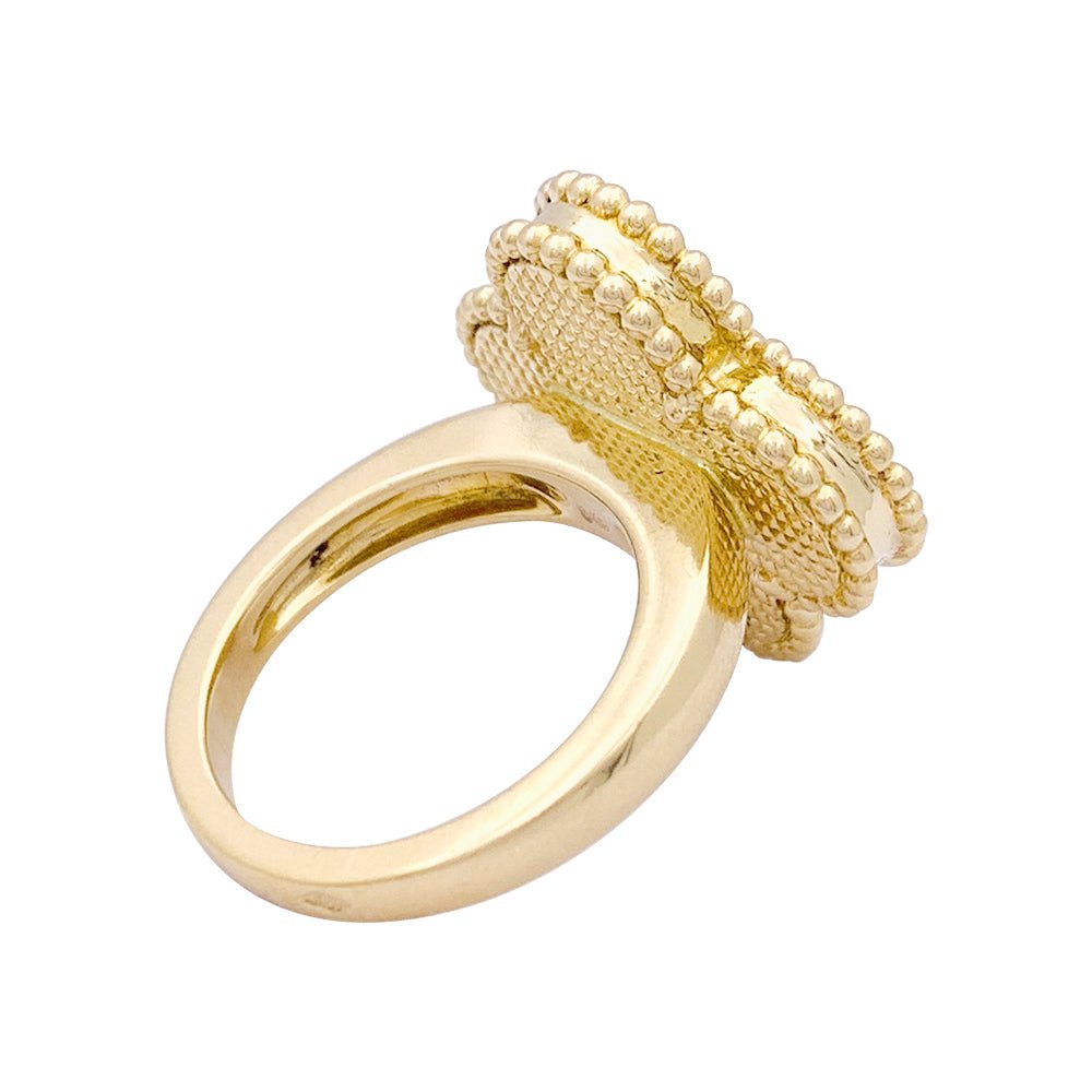 VAN CLEEF ARPELS “Magic Alhambra” ring in yellow gold and malachite