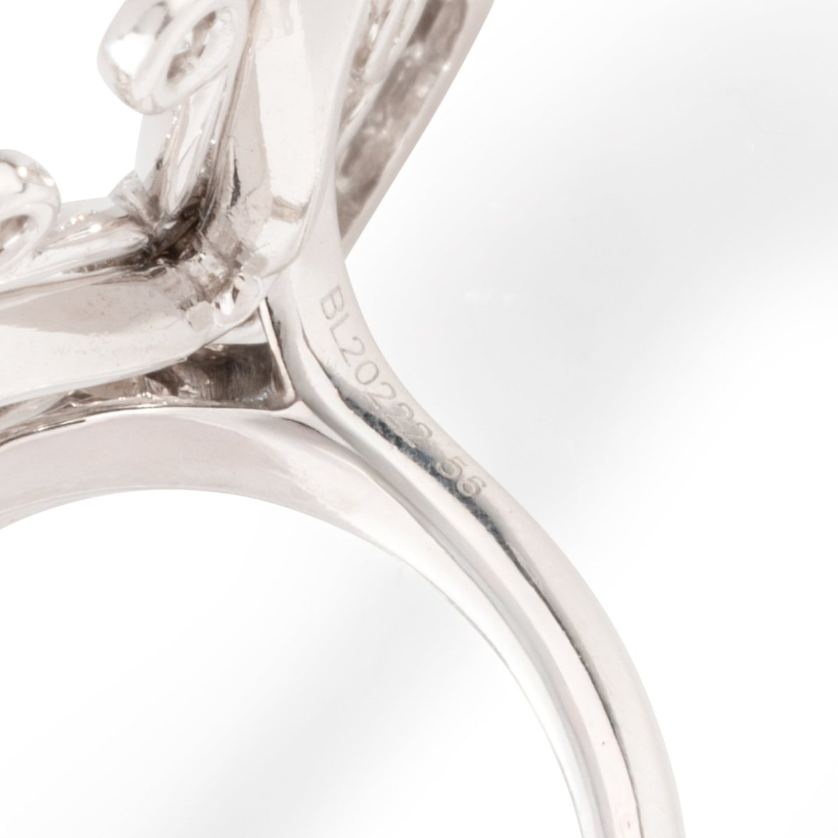 Bague VAN CLEEF & ARPELS Papillon en or blanc et diamants - Castafiore