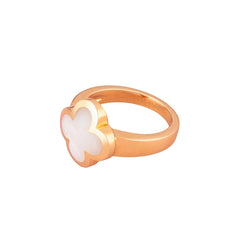 Bague VAN CLEEF & ARPELS "Pure Alhambra" en or jaune et nacre - Castafiore