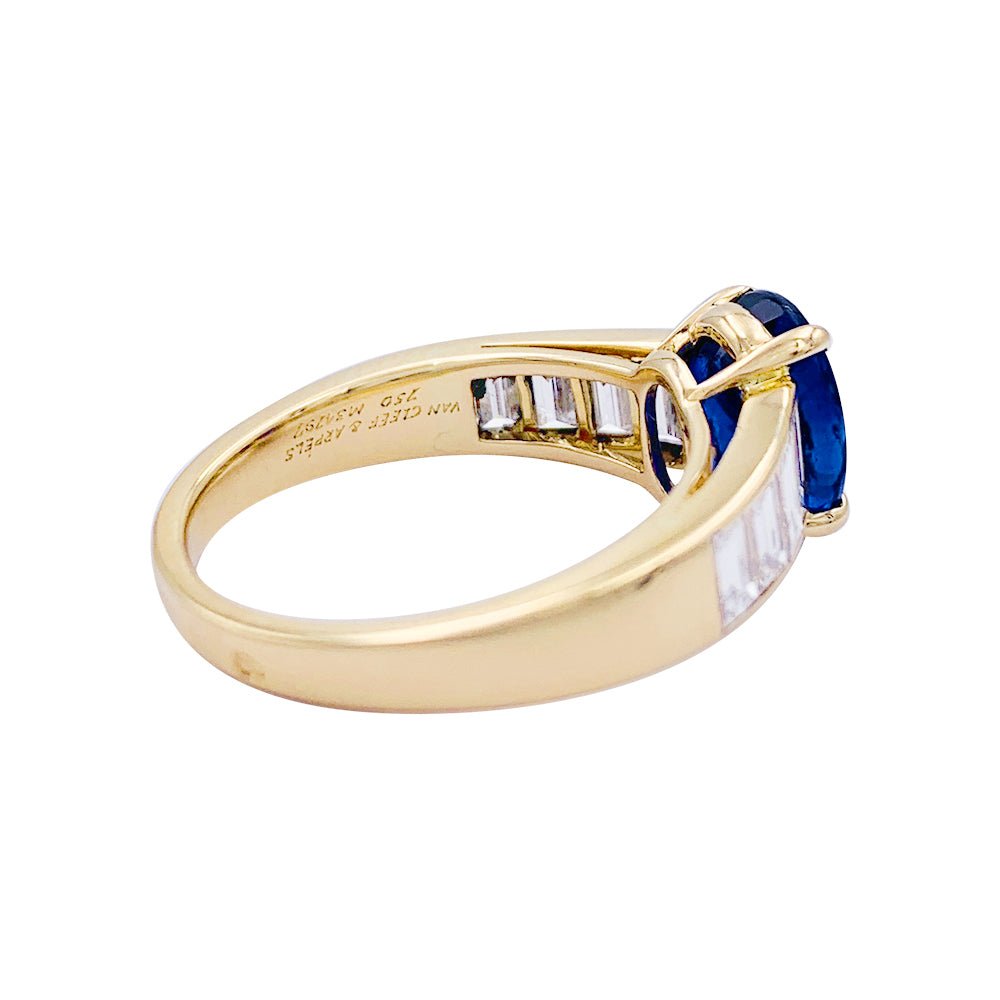 Bague Van Cleef & Arpels saphir et diamants baguette. - Castafiore