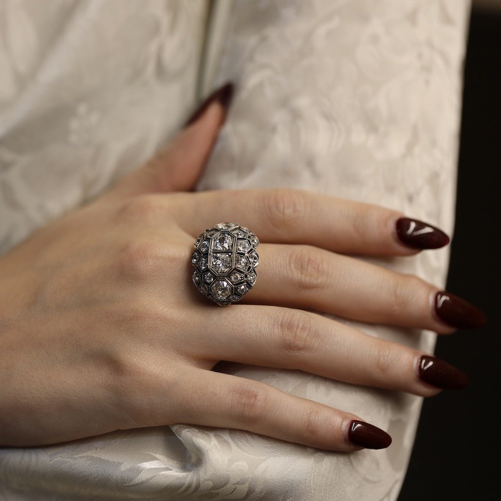 Bague vers 1890 en or jaune 18 Cts et argent avec 3,20 Cts de diamants taille ancienne . Taille 56 - Castafiore