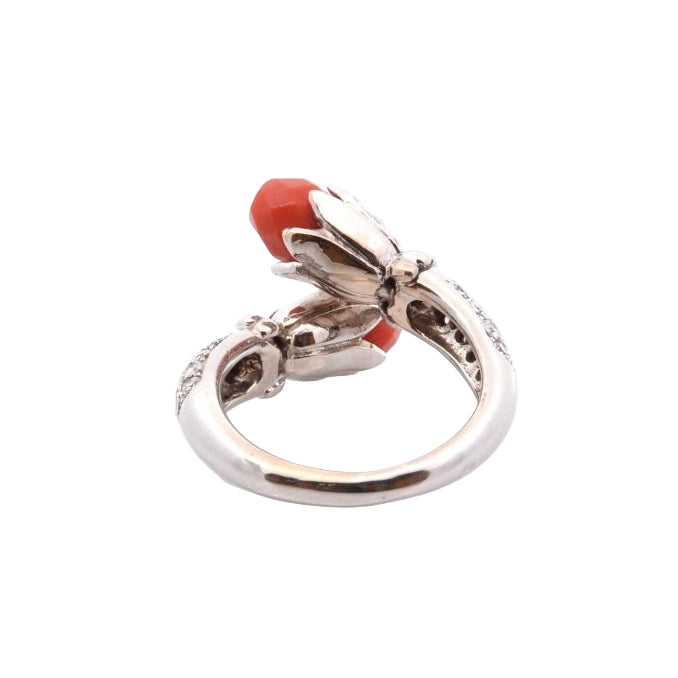 Bague VINTAGE Corail et diamants en or blanc - Castafiore