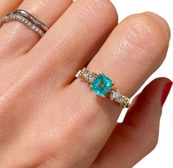 Bague vintage en or 14k sertie d'une émeraude et de diamants