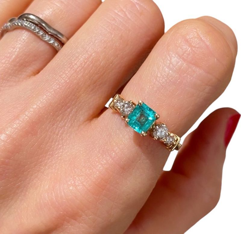 Bague vintage en or 14k sertie d'une émeraude et de diamants