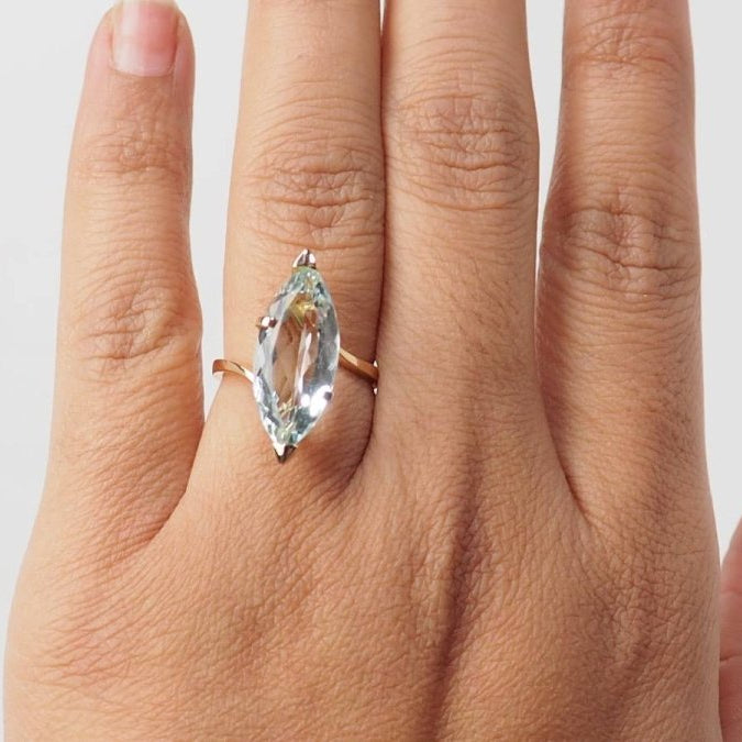 Bague vintage en or jaune et aigue marine - Castafiore