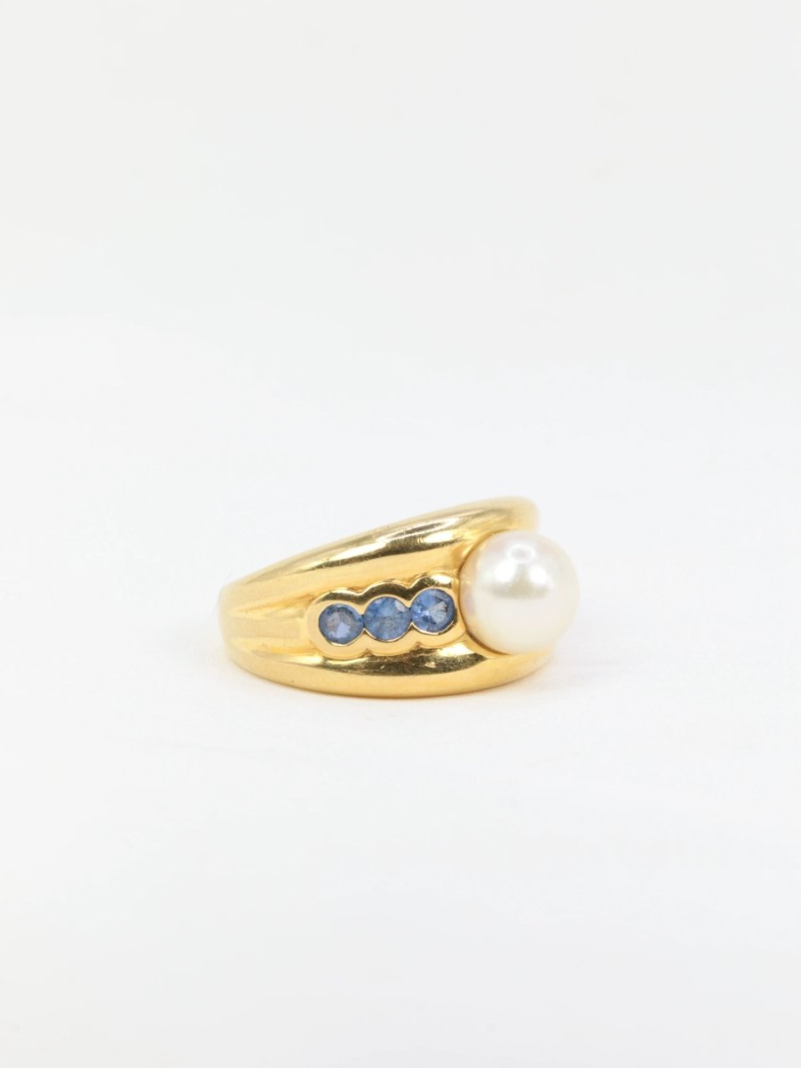 Bague vintage en or jaune, perle et saphirs - Castafiore
