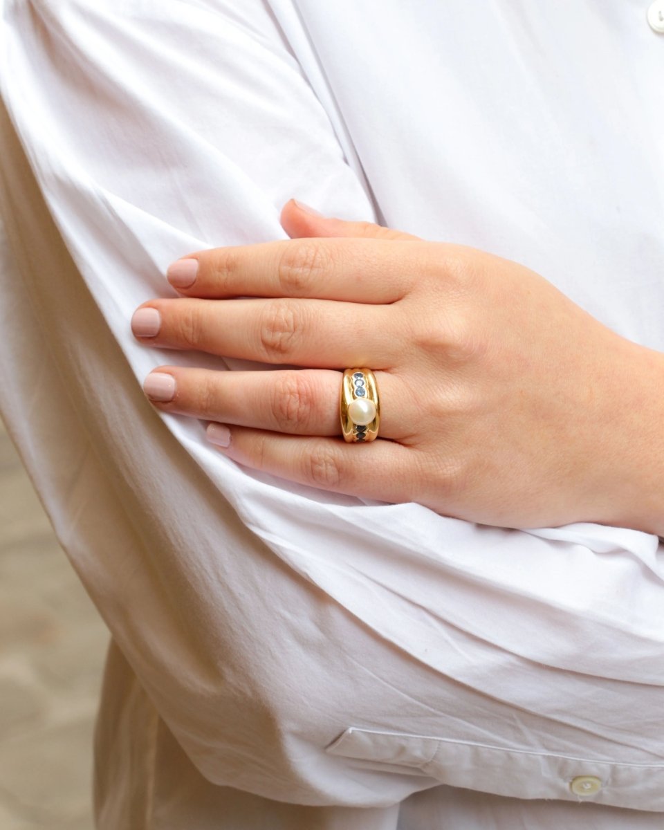 Bague vintage en or jaune, perle et saphirs - Castafiore