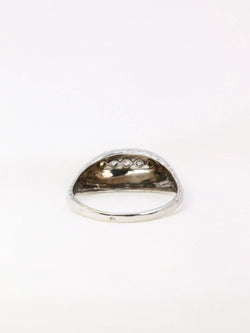 Bague vintage godronnée en or blanc et diamants - Castafiore