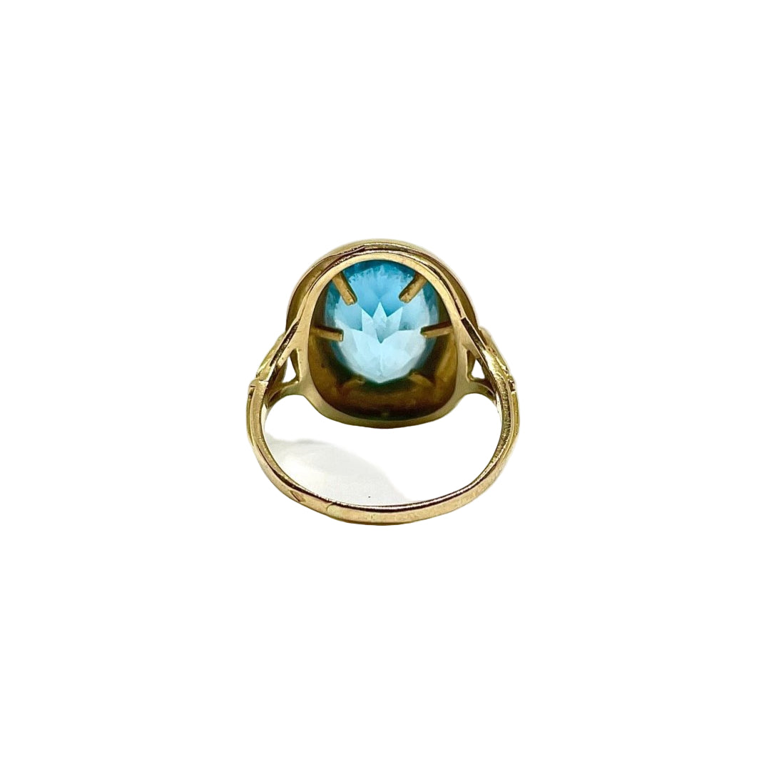 Bague Vintage imposante en or jaune et topaze bleue - Castafiore
