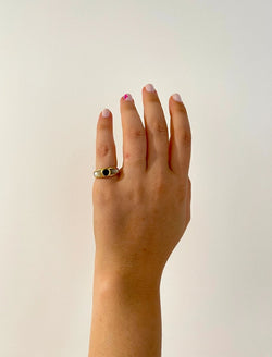 Bague vintage Mauboussin en or, nacre et saphir - Castafiore