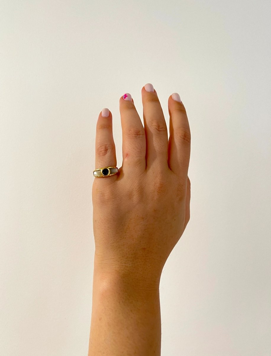 Bague vintage Mauboussin en or, nacre et saphir - Castafiore