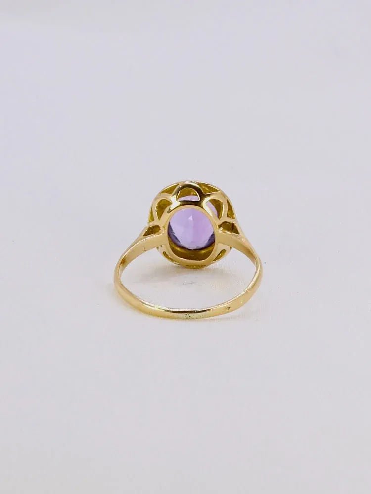 Bague vintage or jaune améthyste ovale 2,6 carats - Castafiore