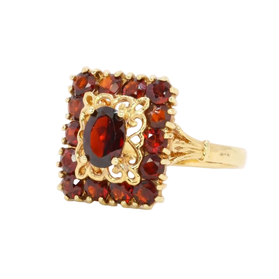 Bague VINTAGE Rectangulaire en or jaune et grenats - Castafiore