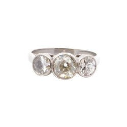 Bague vintage trilogie diamants en platine - Castafiore
