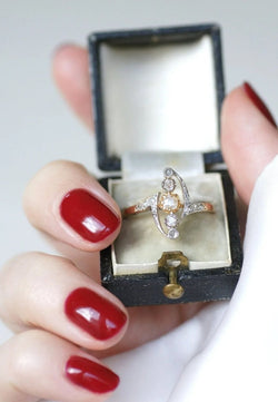 Bague Volutes diamants Belle Epoque - Castafiore