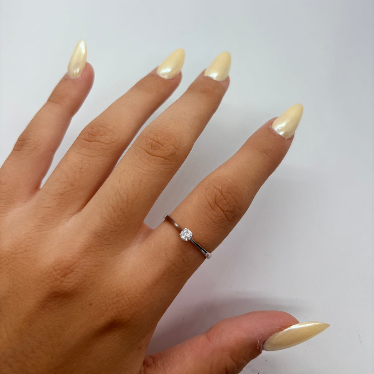 White Gold Solitaire Ring with Diamond