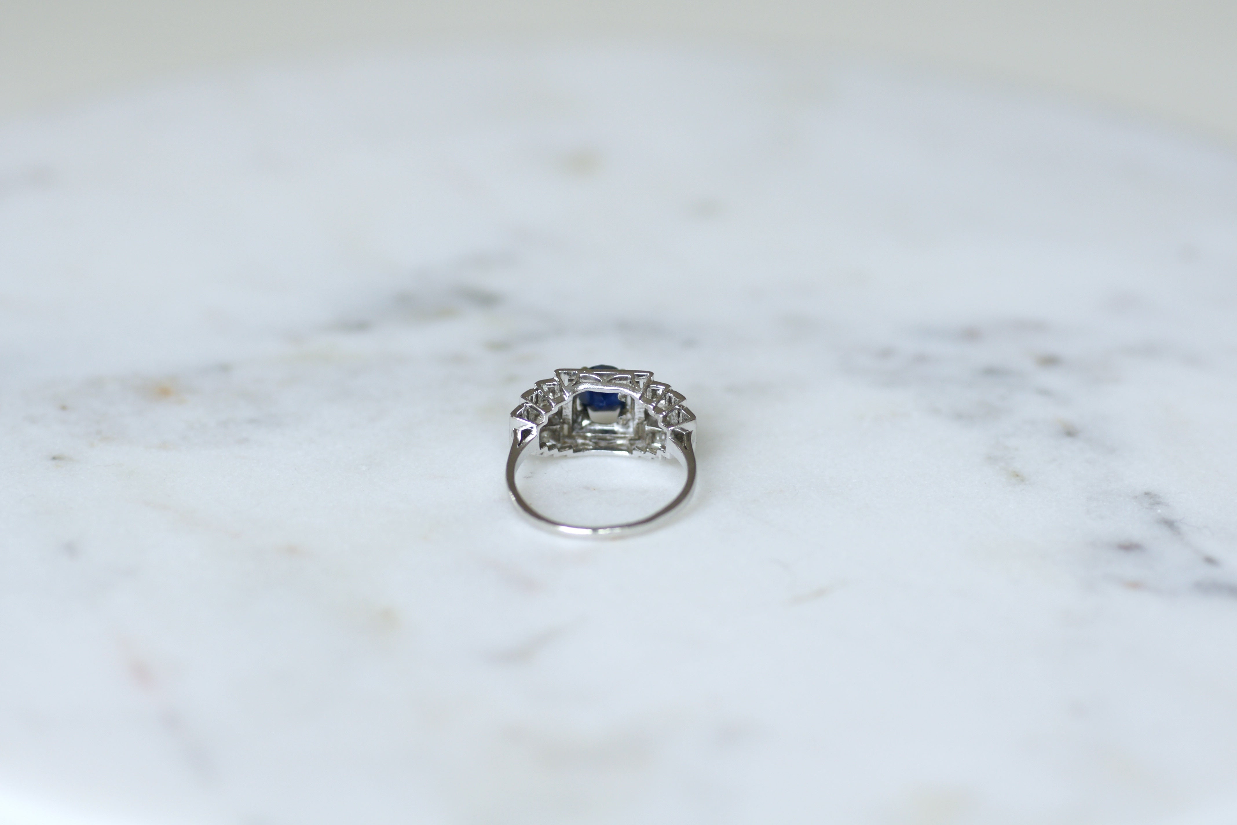 Bague Tank en platine, saphir et diamants