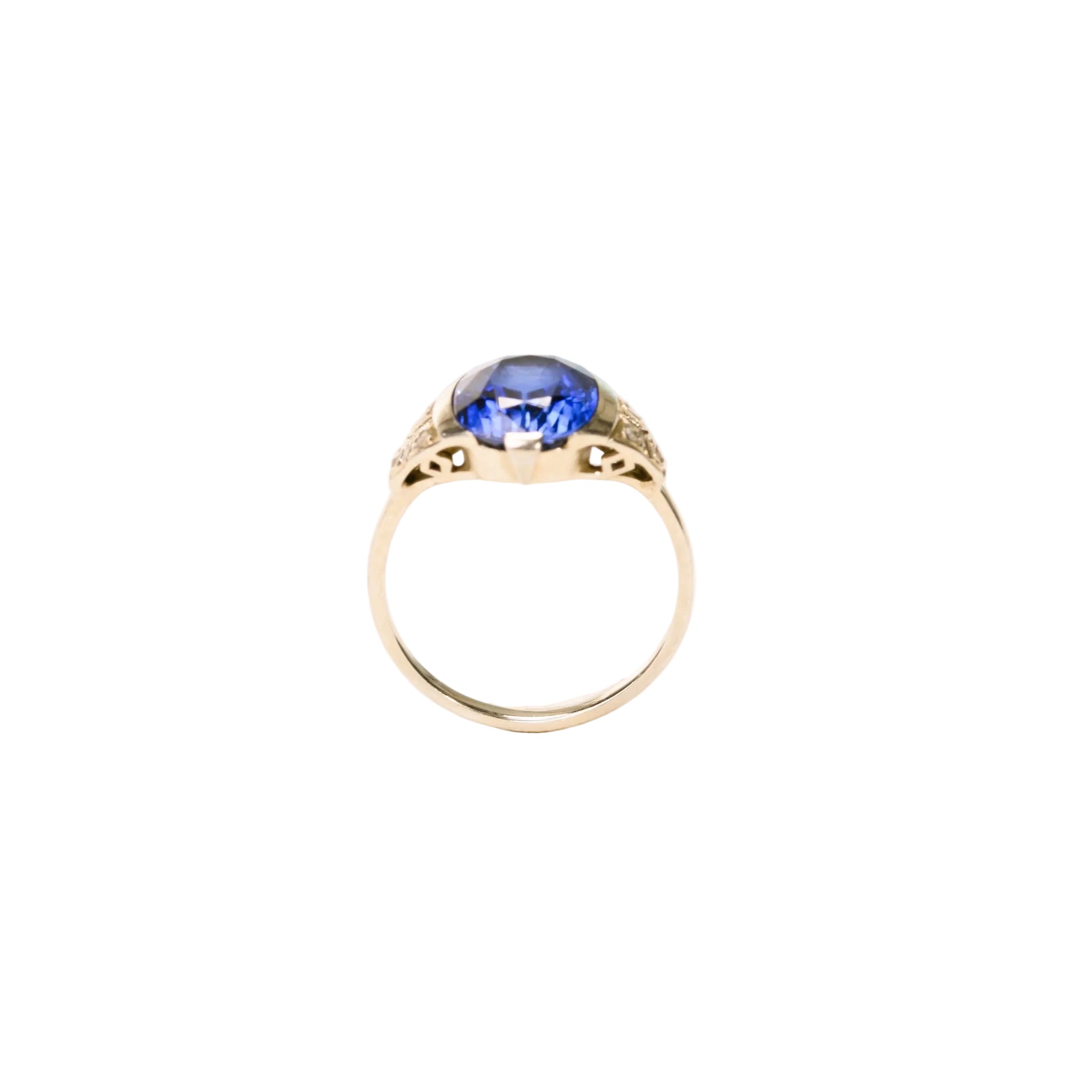White Gold Solitaire Ring with Diamonds
