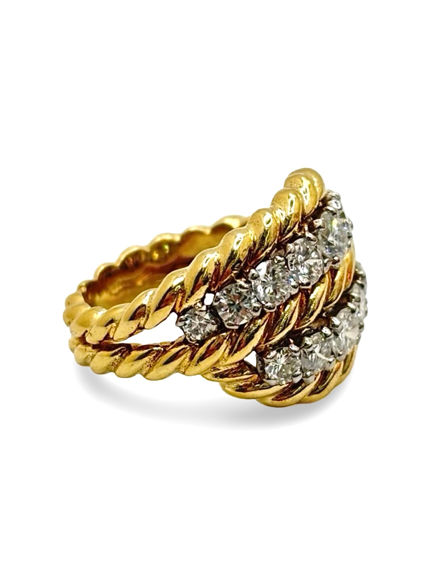 VAN CLEEF & ARELS Cocktail Ring in yellow gold and diamonds