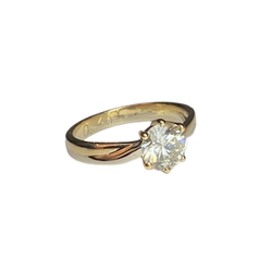 Solitaire Ring in White gold, Yellow gold, and Diamond