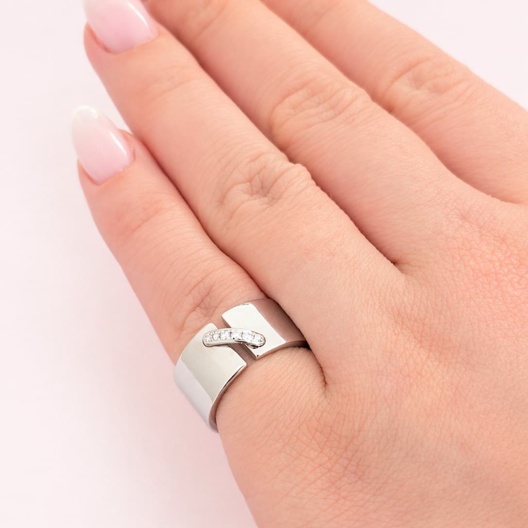 CHAUMET "Liens" Band Ring in white gold and diamonds