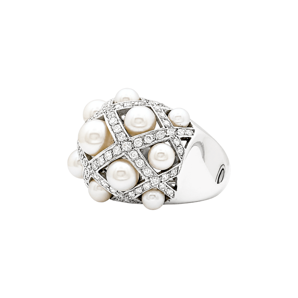 Ring CHANEL, "Baroque", white gold, diamonds.