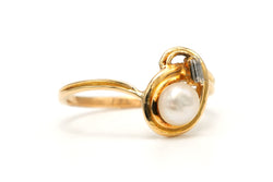 "Toi & Moi" Ring in Yellow Gold, Pearl, and Diamond