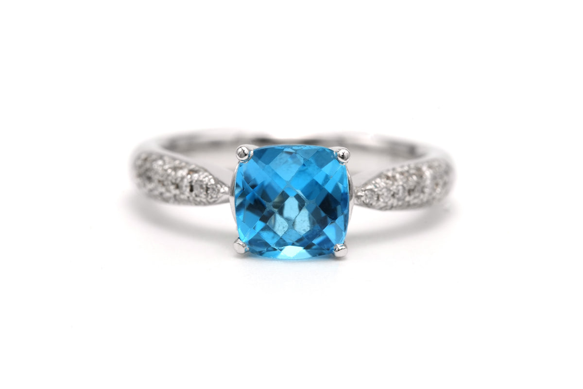 White Gold Solitaire Ring with Topaz and Diamonds