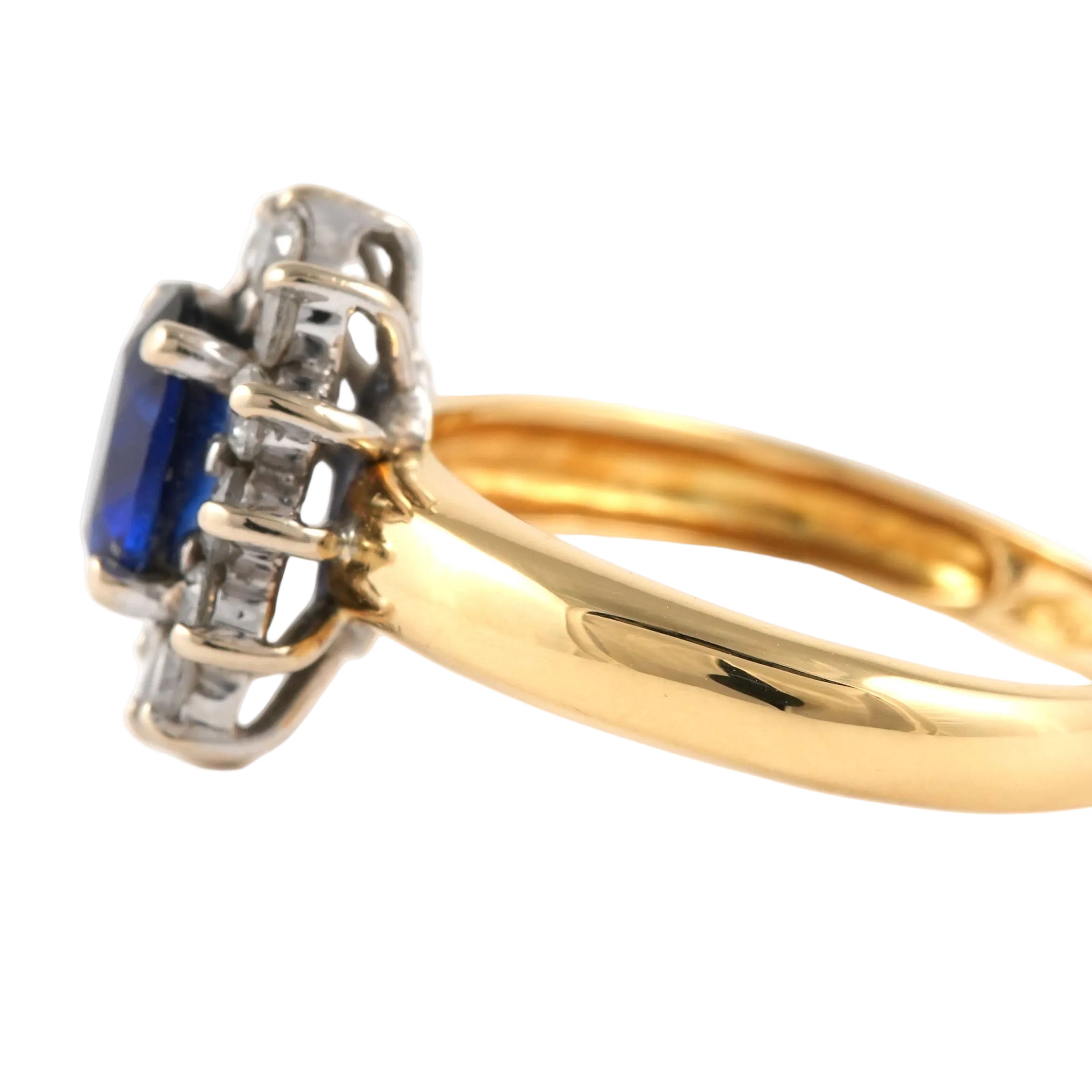 Marguerite Ring in Yellow Gold, Sapphire, and Zirconia
