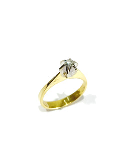 Yellow Gold Solitaire Ring with Diamonds