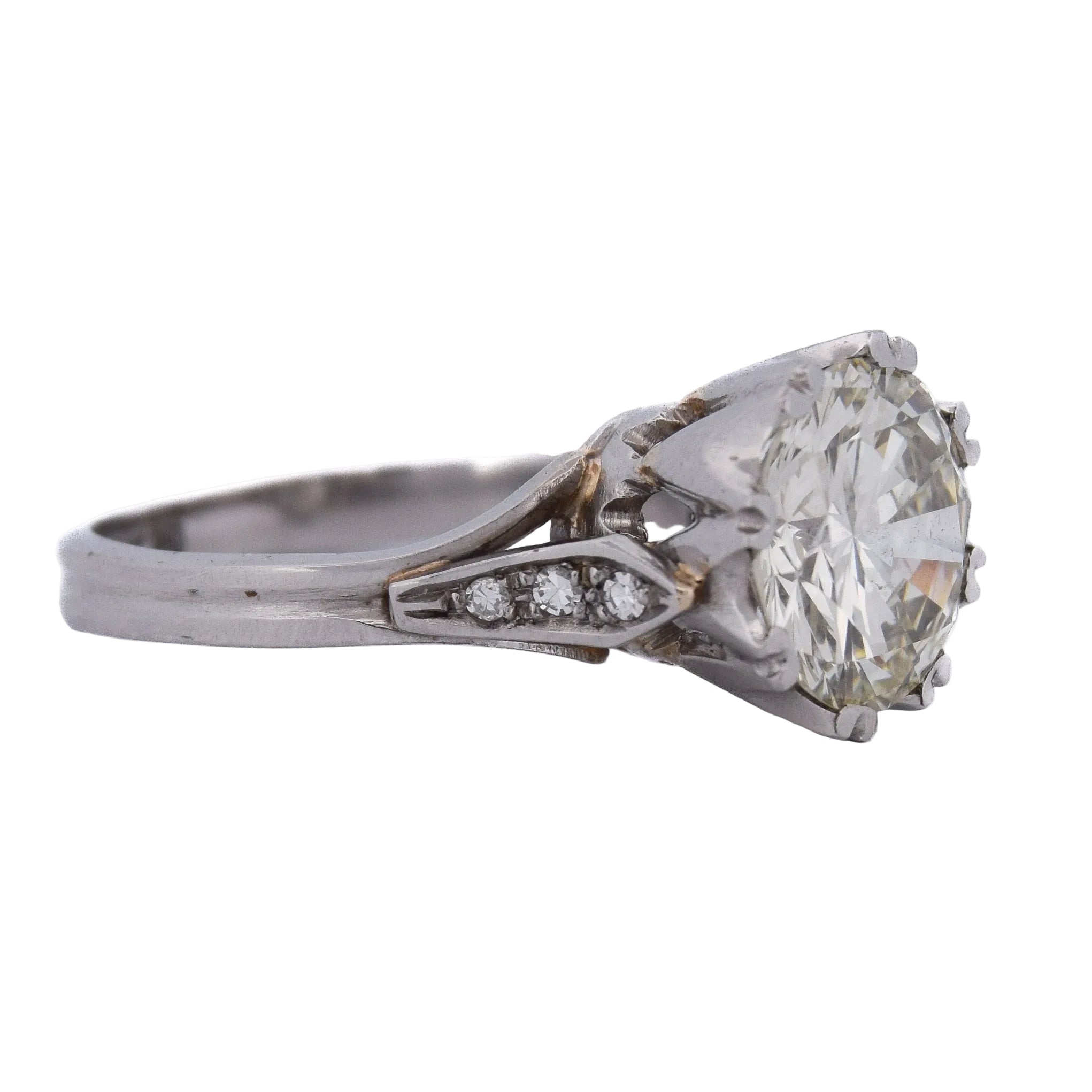 Ring Solitaire in paltinium and diamonds