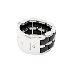 Bague Chanel, "Ultra" en or blanc, céramique noire et diamants.