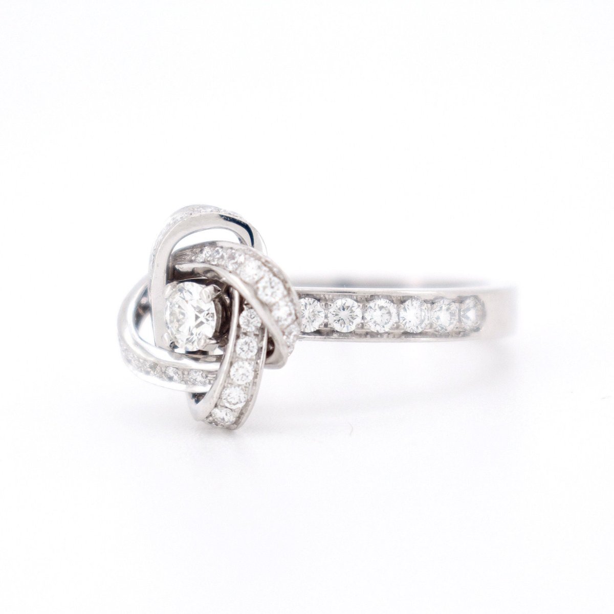 Boucheron - Peony Collection - Ring 18-carat white gold and 