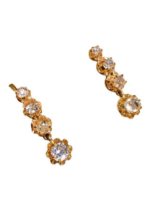 Boucle d’oreilles Dormeuses en or jaune et diamants - Castafiore