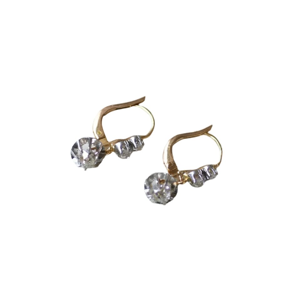 Boucle d'oreilles Dormeuses en or jaune, platine et diamants - Castafiore