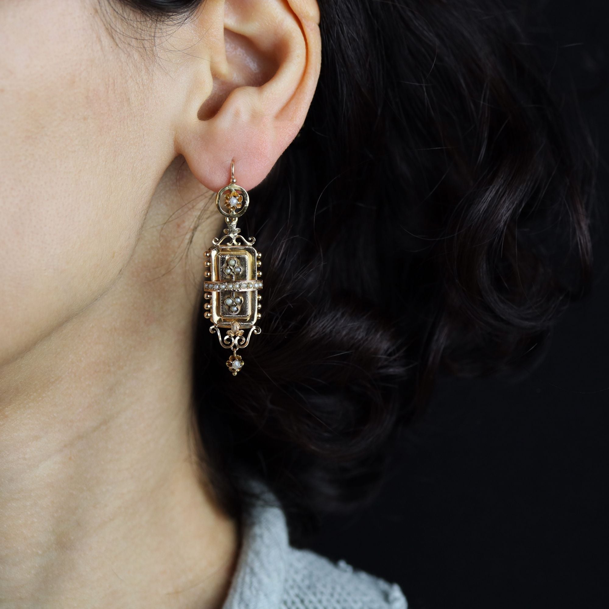 Boucles d'oreilles anciennes pendantes or rose perles fines