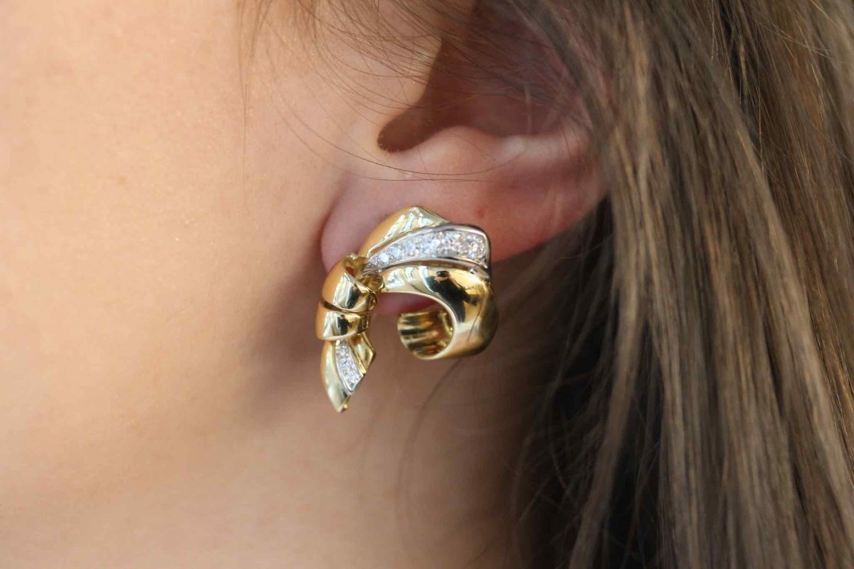 Boucles de style vintage en or jaune 18k et diamants - Castafiore