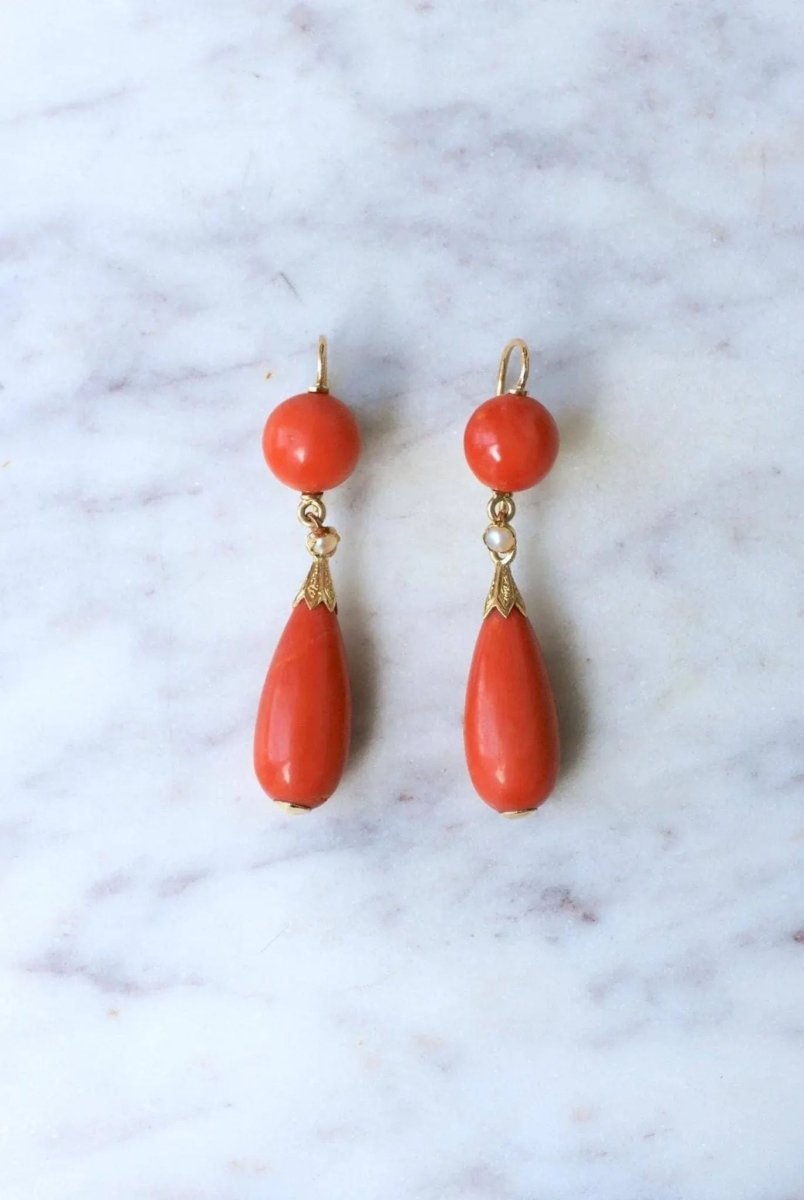 Boucles d'Oreille Anciennes Goutte Corail et Or - Castafiore