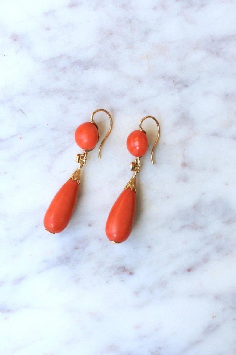 Boucles d'Oreille Anciennes Goutte Corail et Or - Castafiore