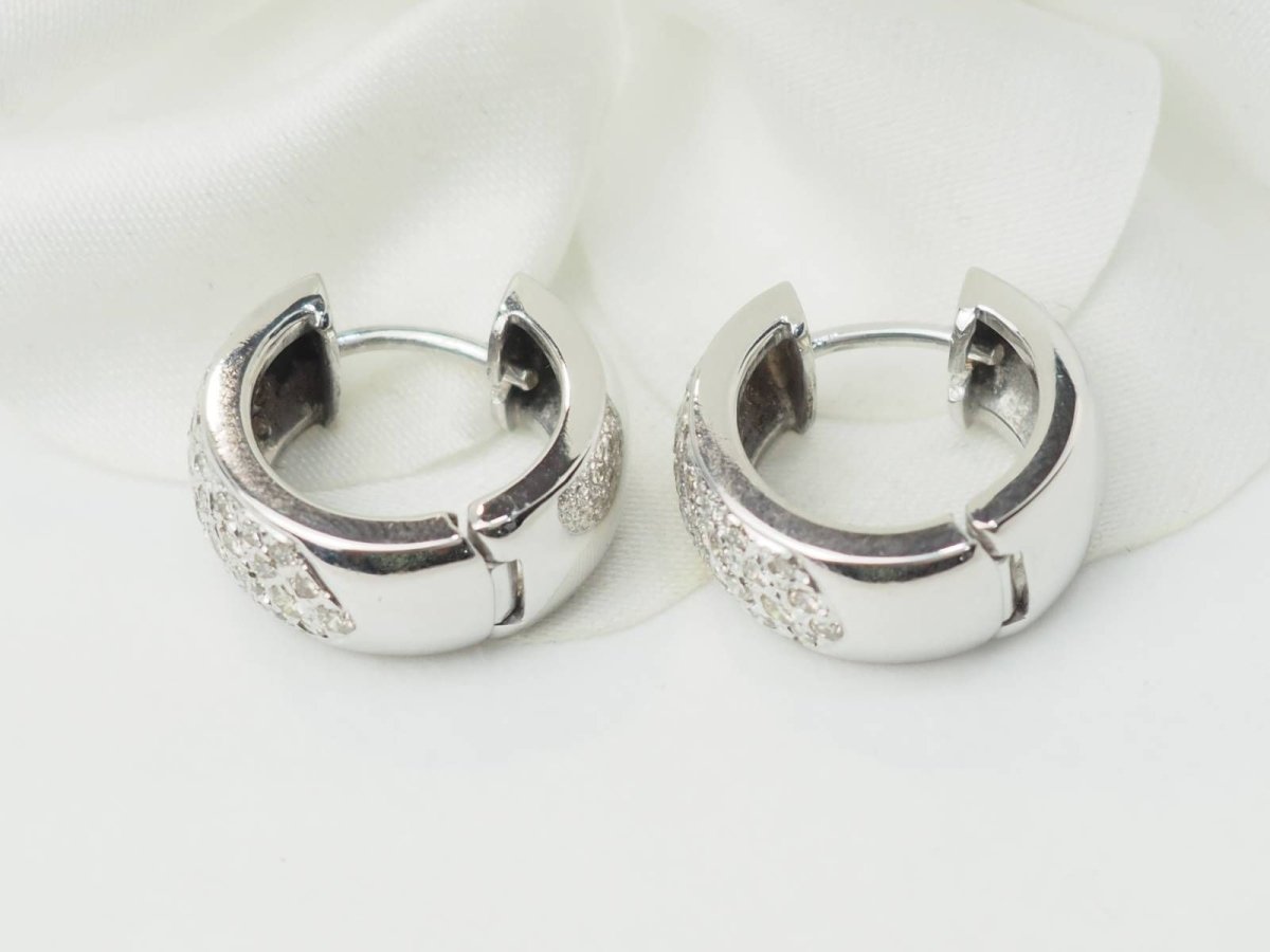 Boucles d'oreille créoles en or blanc et diamants - Castafiore