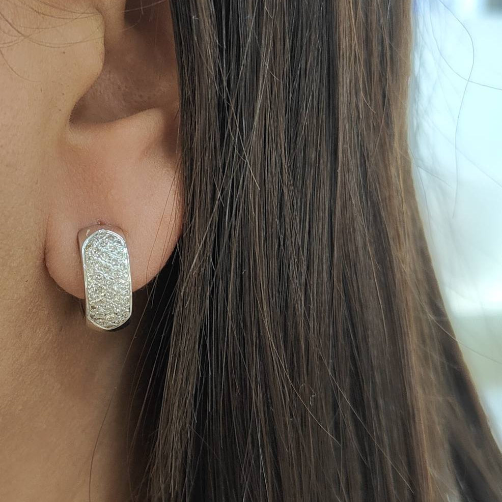Boucles d'oreille créoles en or blanc et diamants - Castafiore