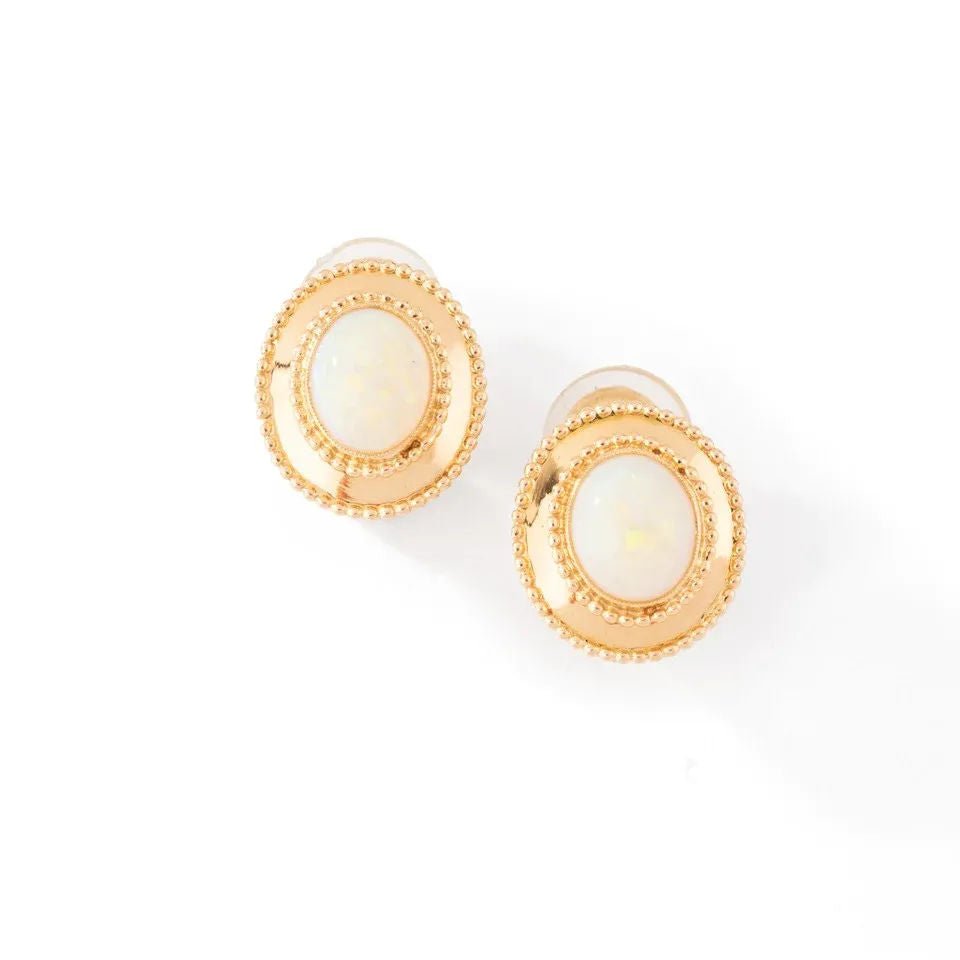 Boucles d'oreille en or jaune et opales d'Australie. - Castafiore