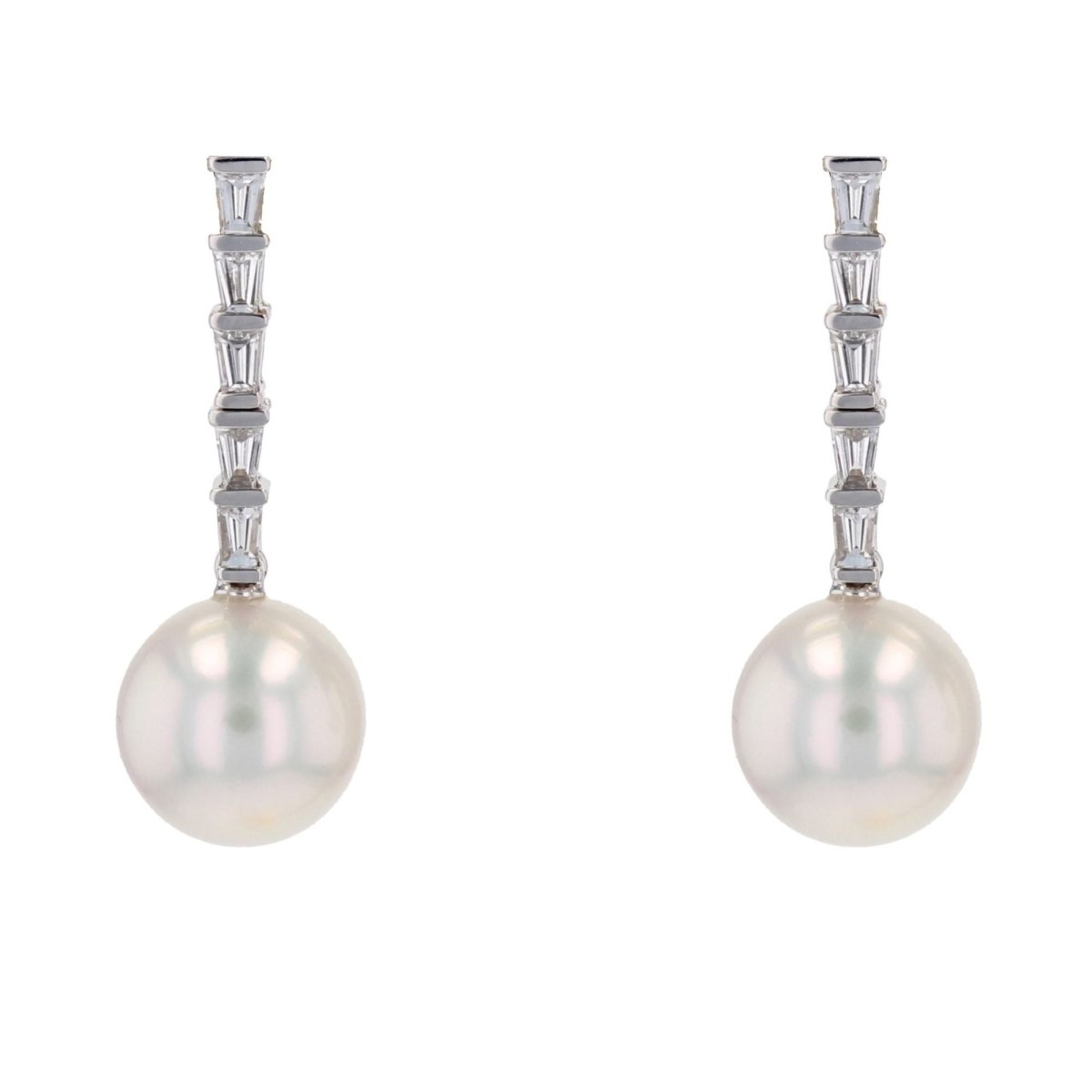 Boucles d'oreilles AKOYA Pendants en or blanc et diamants - Castafiore