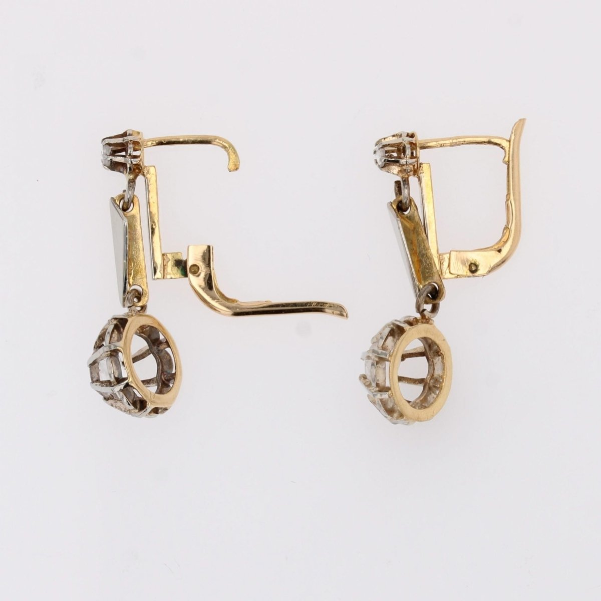 Boucles d'oreilles ANCIENNES Dormeuses en or blanc et rose diamants - Castafiore