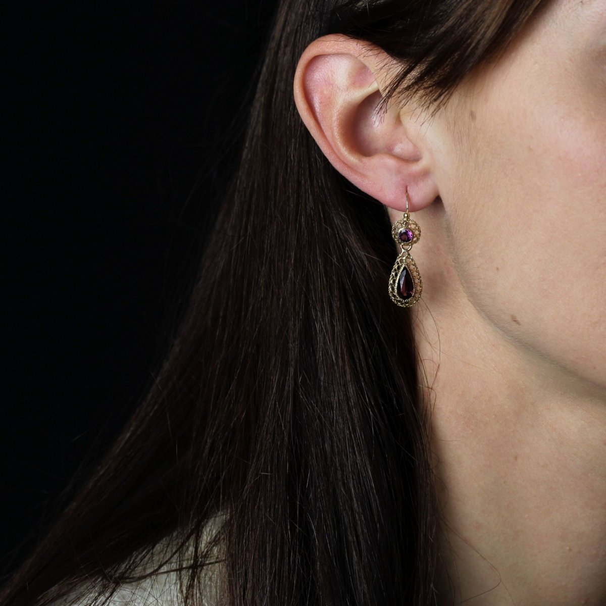 Boucles d'oreilles ANCIENNES Dormeuses en or jaune et grenats - Castafiore