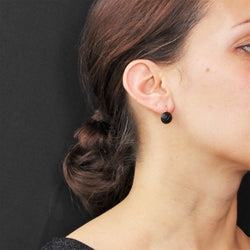 Boucles d'oreilles ANCIENNES Dormeuses en or jaune et jais - Castafiore