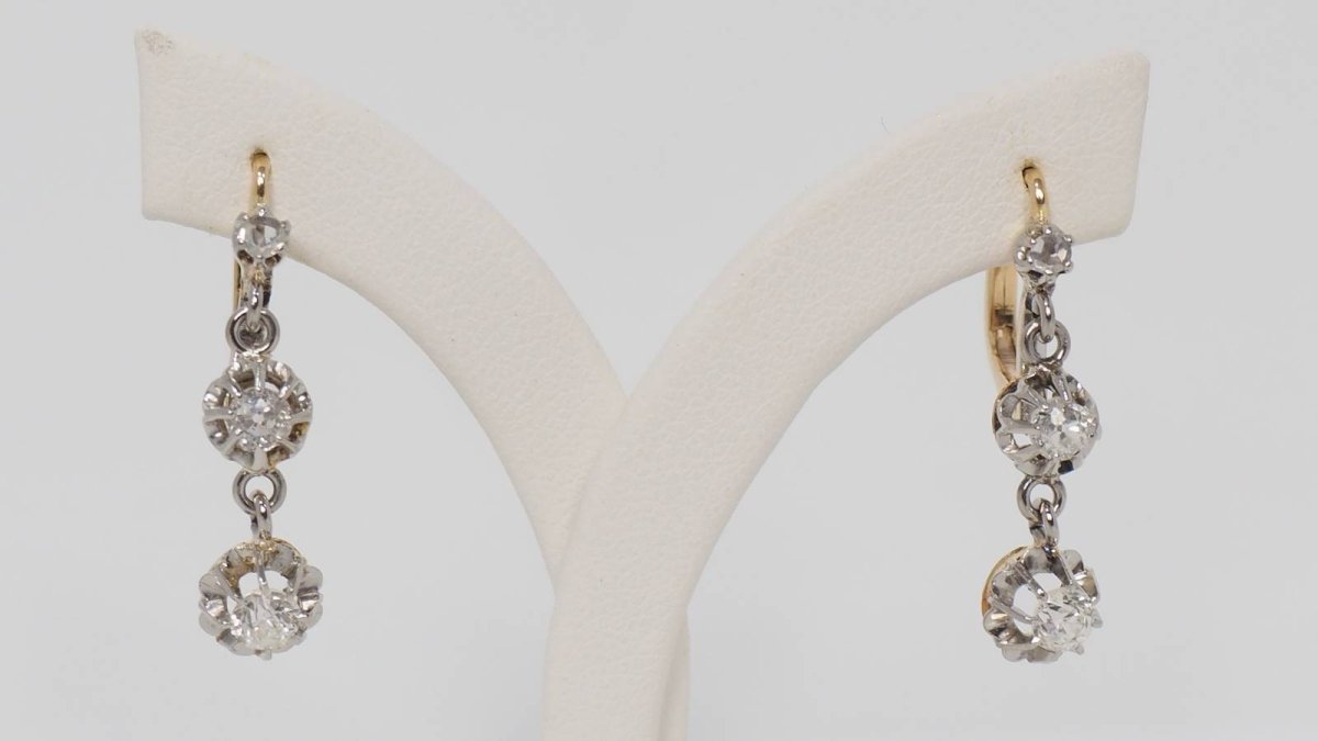 Boucles d'oreilles anciennes en or jaune et diamants - Castafiore