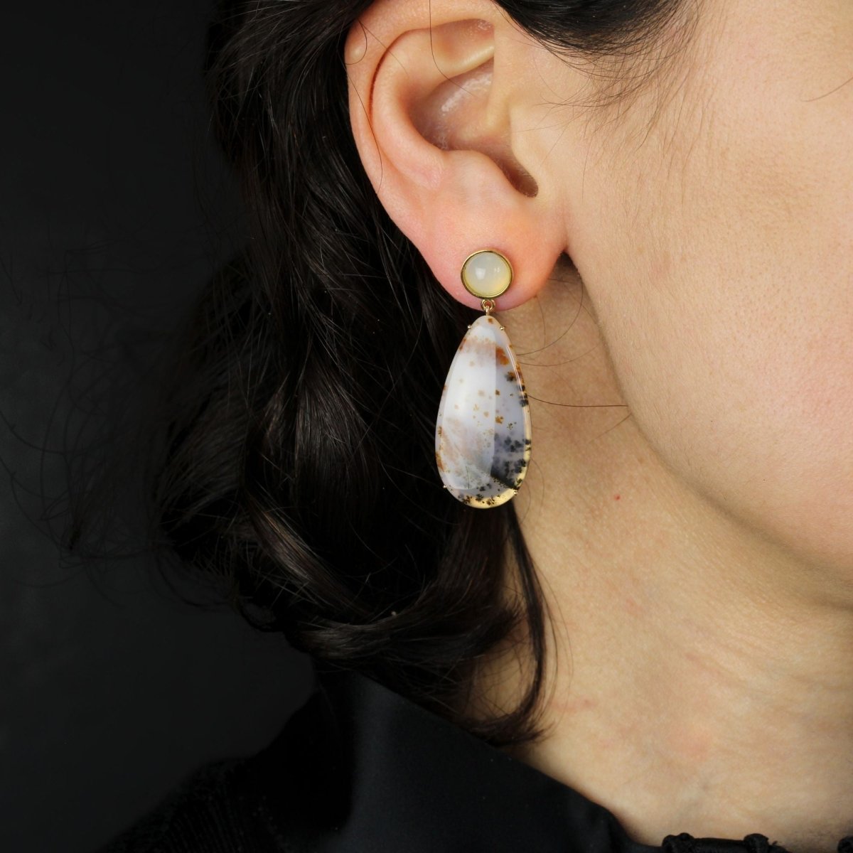 Boucles d'oreilles BAUME Pendants en or jaune agate et pierre de lune - Castafiore